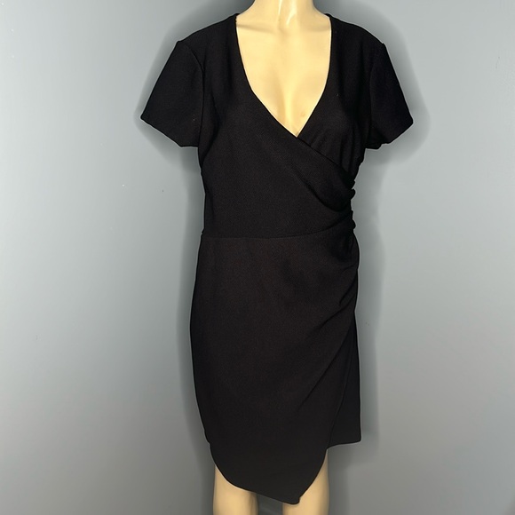 Bisou Bisou Dresses & Skirts - Bison Bisou ( Michael Bohbot) very good pre-owned condition woman dress
